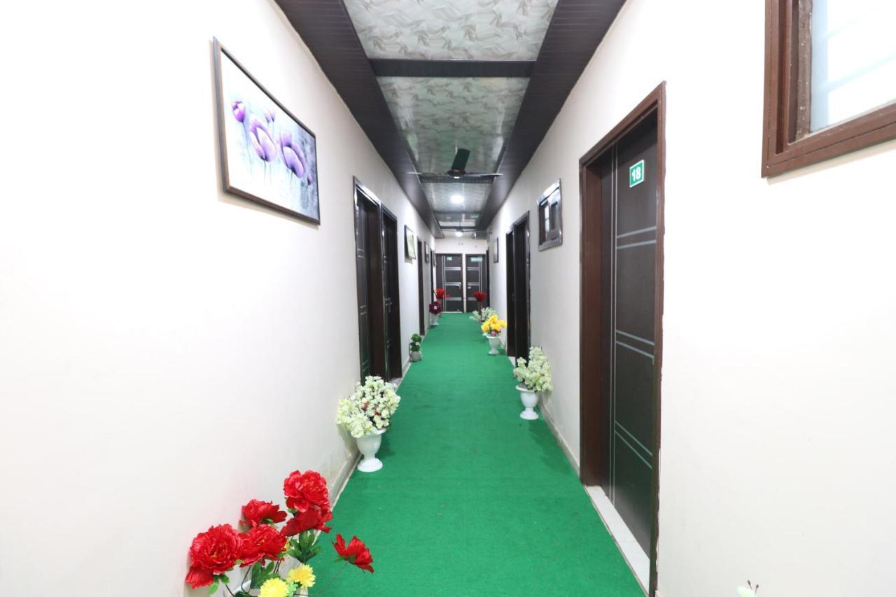 Oyo 28338 New Life Hotel Banur Екстериор снимка