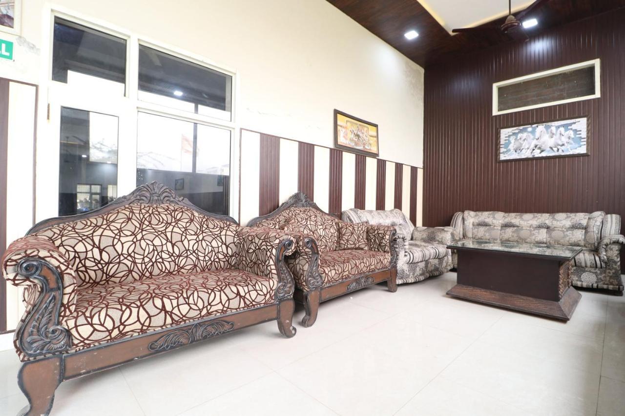 Oyo 28338 New Life Hotel Banur Екстериор снимка